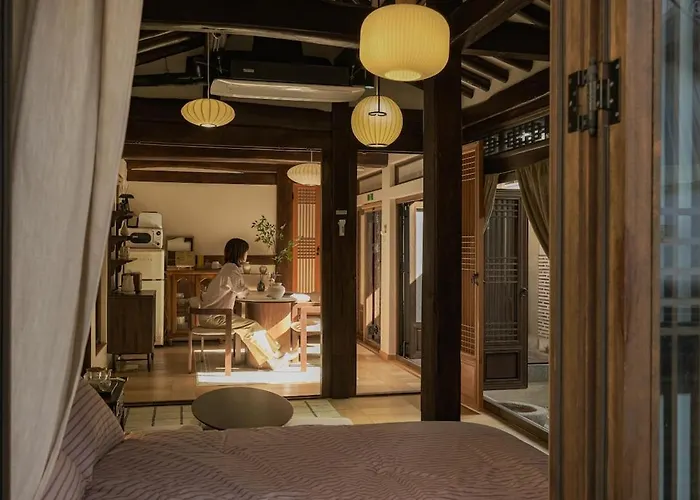 30 Seconds From Dongmyo Station Private Hanok Exclusive Use Ddp Cheonggyecheon Dongdaemun Selected As An Excellent Hanok Maximum 5 People