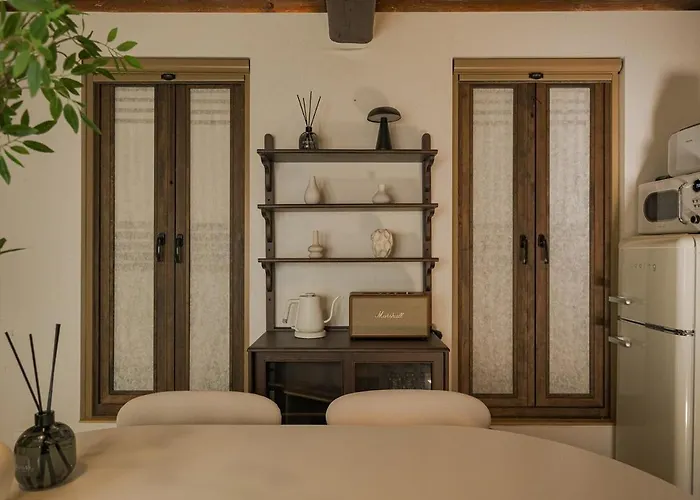 30 Seconds From Dongmyo Station Private Hanok Exclusive Use Ddp Cheonggyecheon Dongdaemun Selected As An Excellent Hanok Maximum 5 People * Seoul