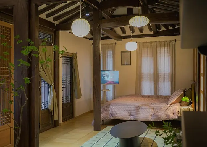 Apartment 30 Seconds From Dongmyo Station Private Hanok Exclusive Use Ddp Cheonggyecheon Dongdaemun Selected As An Excellent Hanok Maximum 5 People Seoul