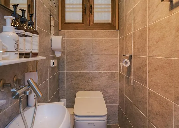 30 Seconds From Dongmyo Station Private Hanok Exclusive Use Ddp Cheonggyecheon Dongdaemun Selected As An Excellent Hanok Maximum 5 People Seoul