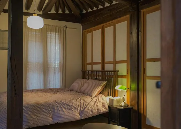 Apartment 30 Seconds From Dongmyo Station Private Hanok Exclusive Use Ddp Cheonggyecheon Dongdaemun Selected As An Excellent Hanok Maximum 5 People Seoul