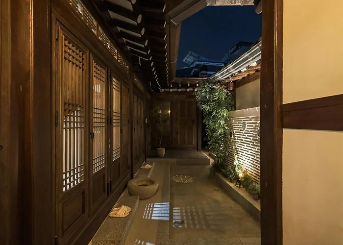 30 Seconds From Dongmyo Station Private Hanok Exclusive Use Ddp Cheonggyecheon Dongdaemun Selected As An Excellent Hanok Maximum 5 People Seoul
