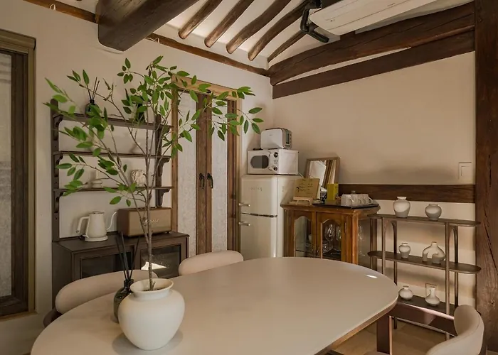Apartment 30 Seconds From Dongmyo Station Private Hanok Exclusive Use Ddp Cheonggyecheon Dongdaemun Selected As An Excellent Hanok Maximum 5 People *