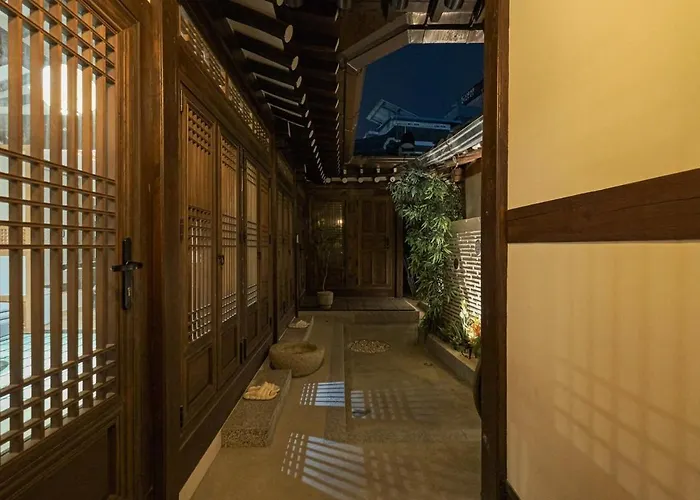 30 Seconds From Dongmyo Station Private Hanok Exclusive Use Ddp Cheonggyecheon Dongdaemun Selected As An Excellent Hanok Maximum 5 People