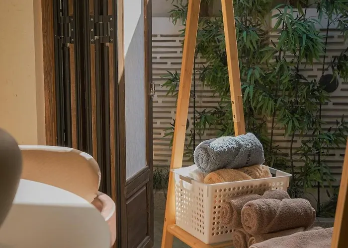 30 Seconds From Dongmyo Station Private Hanok Exclusive Use Ddp Cheonggyecheon Dongdaemun Selected As An Excellent Hanok Maximum 5 People Seoul