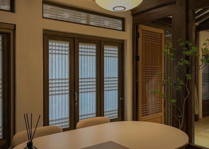 Apartment 30 Seconds From Dongmyo Station Private Hanok Exclusive Use Ddp Cheonggyecheon Dongdaemun Selected As An Excellent Hanok Maximum 5 People
