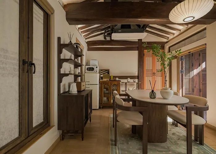 Apartment 30 Seconds From Dongmyo Station Private Hanok Exclusive Use Ddp Cheonggyecheon Dongdaemun Selected As An Excellent Hanok Maximum 5 People