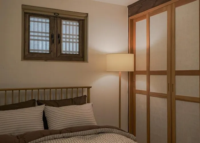 30 Seconds From Dongmyo Station Private Hanok Exclusive Use Ddp Cheonggyecheon Dongdaemun Selected As An Excellent Hanok Maximum 5 People
