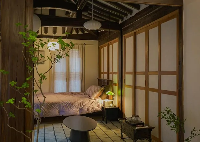 30 Seconds From Dongmyo Station Private Hanok Exclusive Use Ddp Cheonggyecheon Dongdaemun Selected As An Excellent Hanok Maximum 5 People *