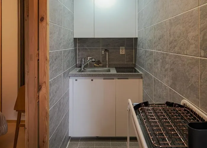 30 Seconds From Dongmyo Station Private Hanok Exclusive Use Ddp Cheonggyecheon Dongdaemun Selected As An Excellent Hanok Maximum 5 People Apartment Seoul